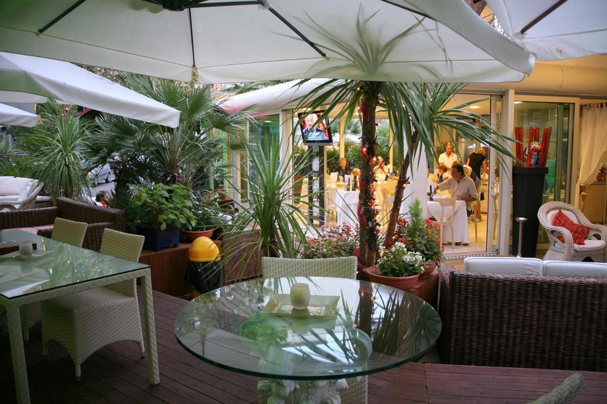 Hotel Bengasi Rimini Exterior foto